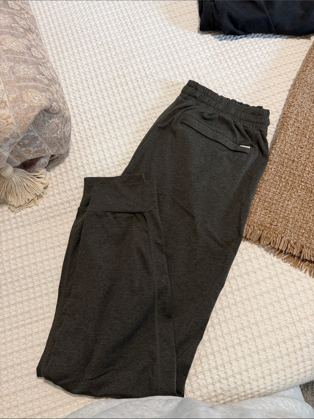 Vuori Men's greenish Jogger Sweatpants